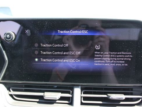 Used 2025 Chevrolet Trax LT w/ LT Convenience Package image 46