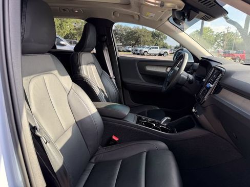 Used 2024 Volvo XC40 B5 Plus w/ Protection Package Premier AWD/4WD image 16