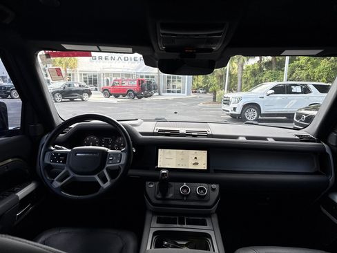 Used 2023 Land Rover Defender 110 S AWD/4WD image 31