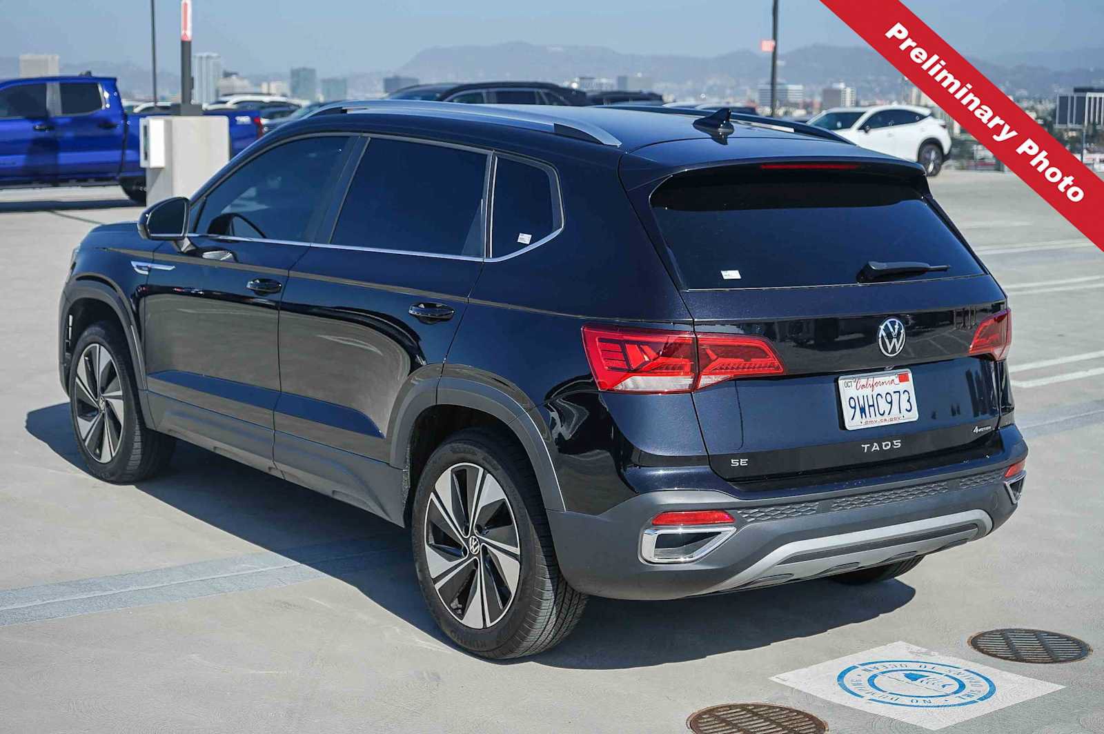Used 2024 Volkswagen Taos SE AWD/4WD image 8