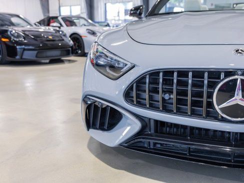 Used 2022 Mercedes-Benz SL 55 AMG 4MATIC image 11