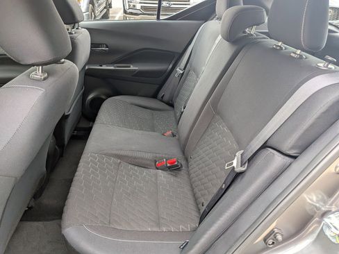 Used 2022 Nissan Kicks SV image 9