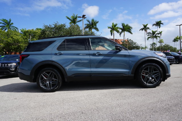 Used 2025 Ford Explorer ST w/ Sun And Sound Package AWD/4WD image 16