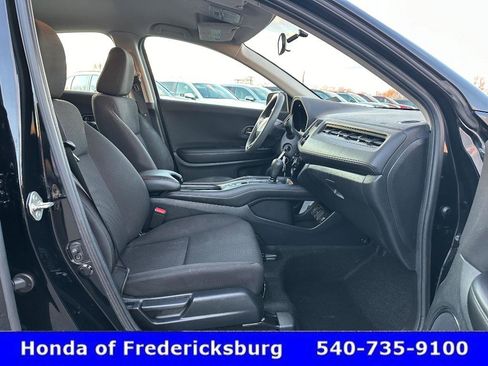 Certified 2018 Honda HR-V LX image 34