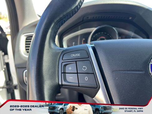 Used 2018 Volvo V60 T5 Cross Country w/ Convenience Package image 23