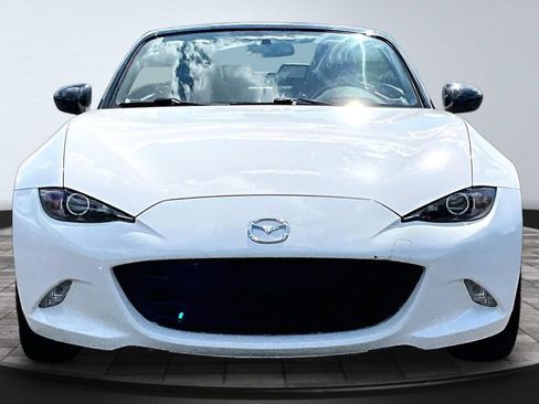Used 2016 MAZDA MX-5 Miata Sport RWD image 2
