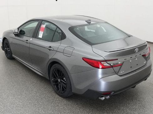 Used 2026 Toyota Camry SE FWD image 37