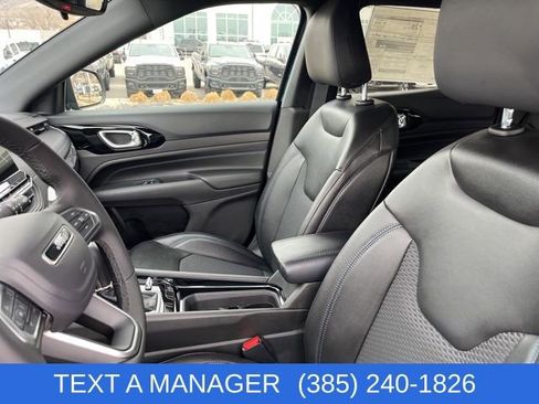 New 2026 Jeep Compass Latitude image 12