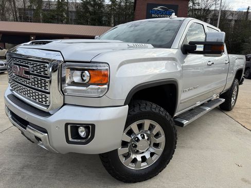 Used 2019 GMC Sierra 2500 Denali w/ Duramax Plus Package image 1