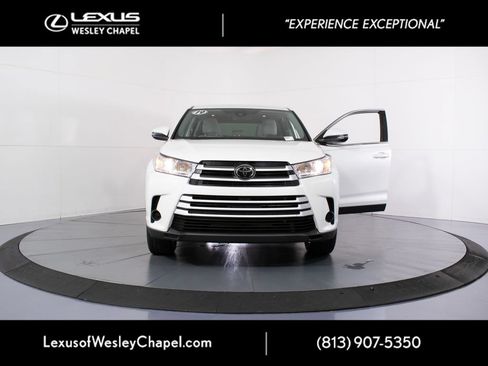 Used 2019 Toyota Highlander LE FWD image 39
