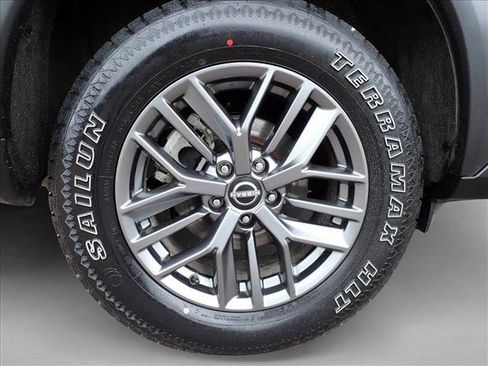Used 2024 Nissan Rogue S AWD/4WD image 7