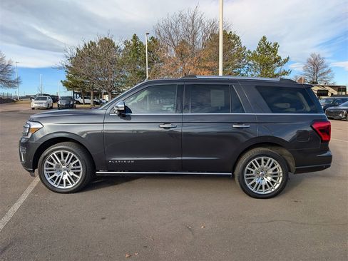 Used 2024 Ford Expedition Platinum image 2