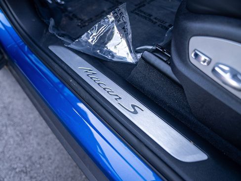 Certified 2020 Porsche Macan S AWD/4WD image 21