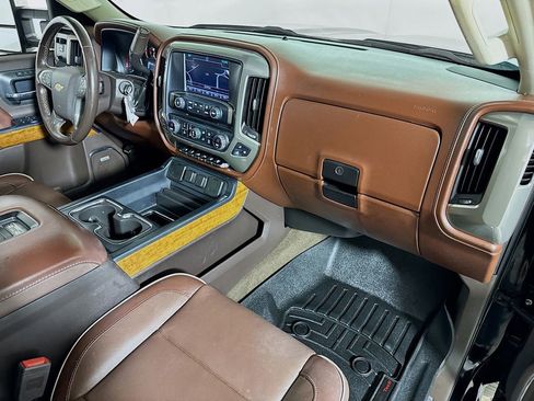 Used 2016 Chevrolet Silverado 2500 High Country w/ Duramax Plus Package AWD/4WD image 29