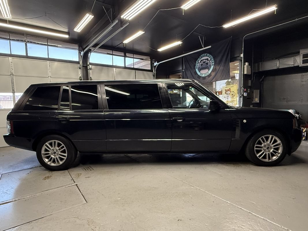Used 2012 Land Rover Range Rover HSE AWD/4WD image 2