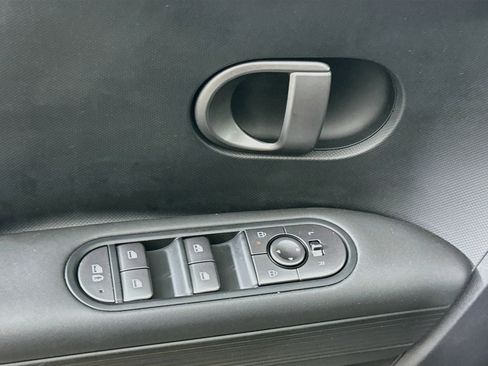 Used 2025 Hyundai Ioniq 5 SE RWD image 15