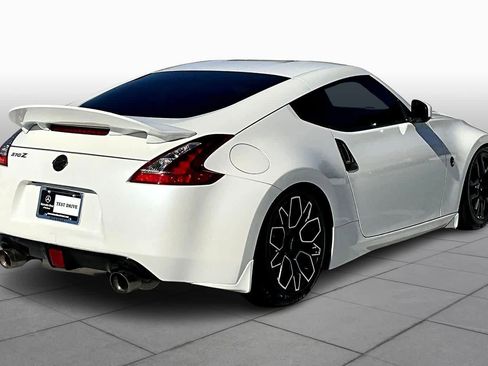 Used 2020 Nissan 370Z Coupe image 10