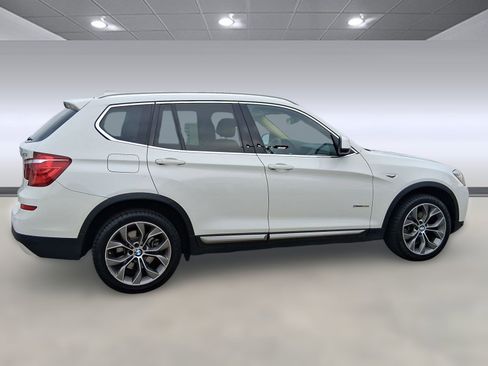 Used 2017 BMW X3 sDrive28i image 7