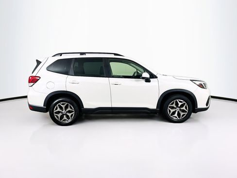 Used 2019 Subaru Forester Premium AWD/4WD image 10