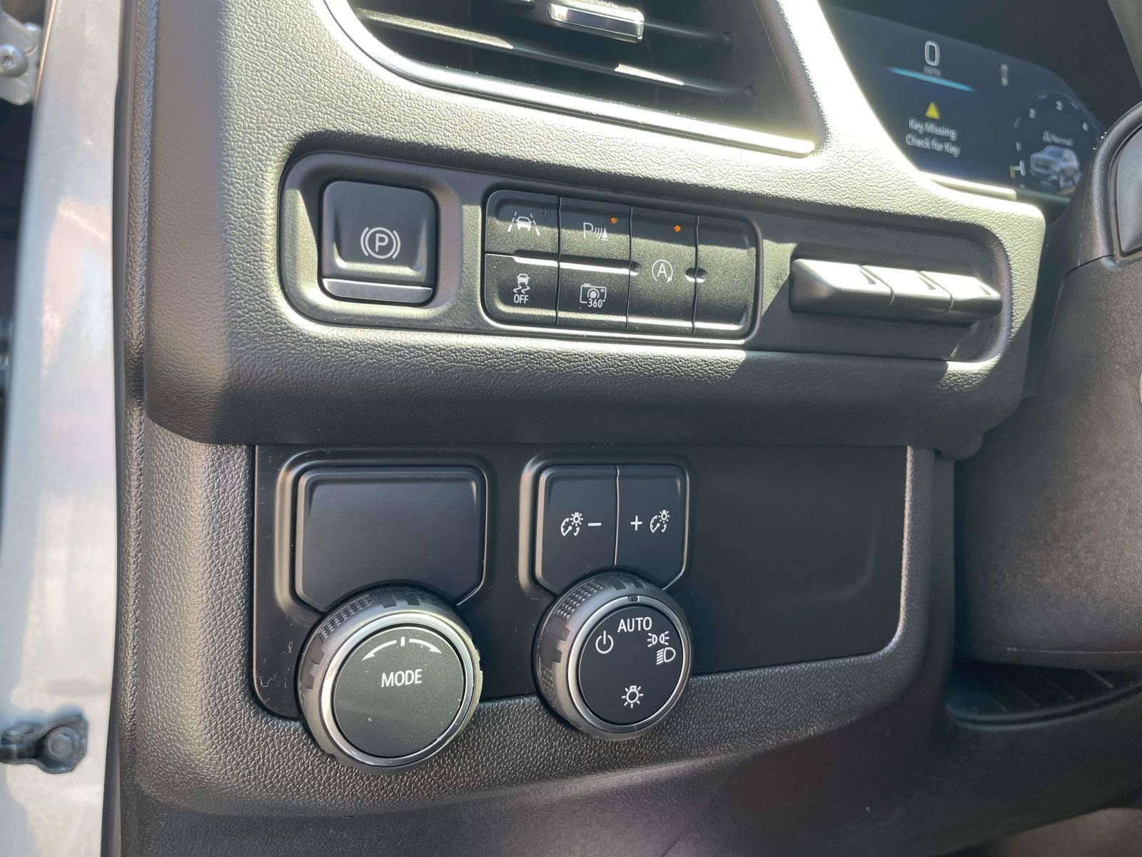 Used 2024 Chevrolet Tahoe High Country RWD image 17