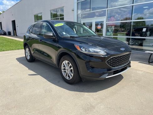 Certified 2022 Ford Escape SE AWD/4WD image 1