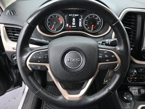Used 2016 Jeep Cherokee Latitude w/ Safety/Convenience Group AWD/4WD image 14