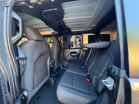 Used 2022 Jeep Wrangler Unlimited Sport AWD/4WD image 16