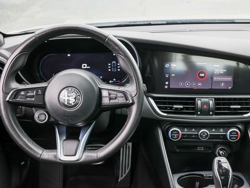 Used 2024 Alfa Romeo Giulia Ti AWD/4WD image 7