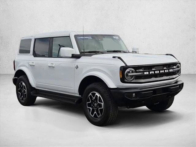Used 2026 Ford Bronco Outer Banks AWD/4WD image 2