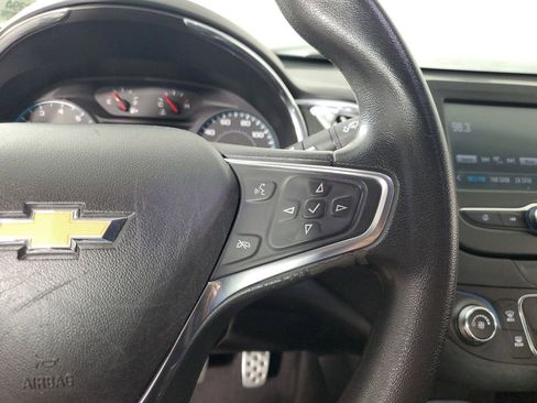 Used 2017 Chevrolet Malibu LT image 24