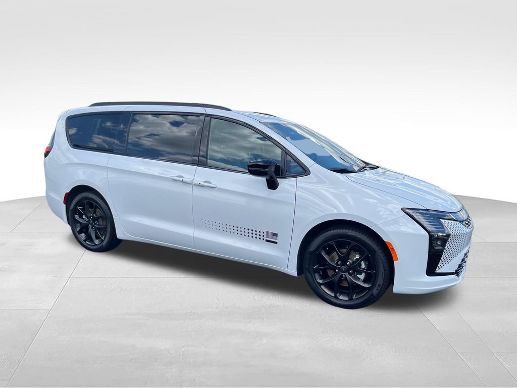 New 2027 Chrysler Pacifica Select FWD image 7