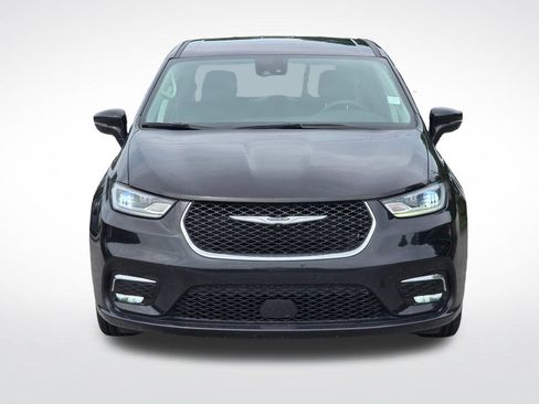 Used 2024 Chrysler Pacifica Touring-L FWD image 12