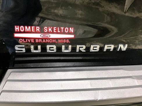 Used 2016 Chevrolet Suburban LT image 14