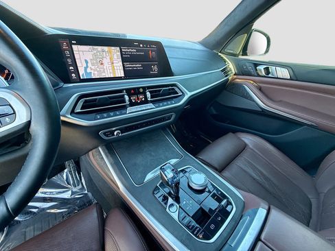 Used 2020 BMW X7 M50i image 30