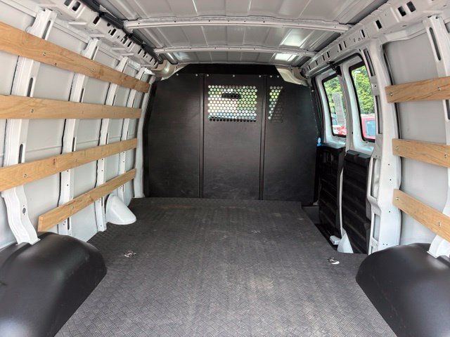 Used 2025 Chevrolet Express 2500 w/ Driver Convenience Package RWD image 9