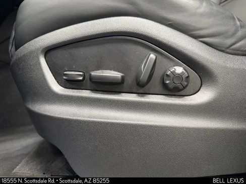 Used 2025 Porsche Cayenne GTS AWD/4WD image 19