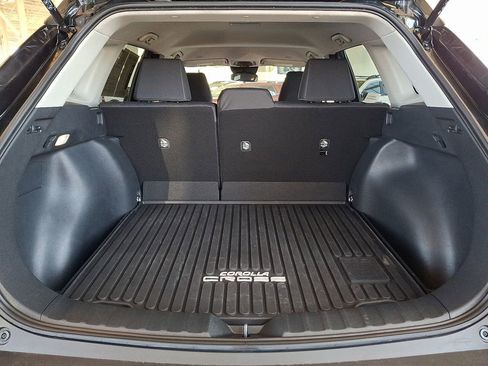 Used 2024 Toyota Corolla Cross LE AWD/4WD image 28