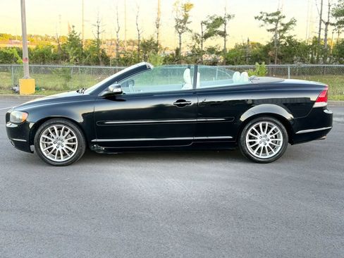 Used 2008 Volvo C70 T5 FWD image 2