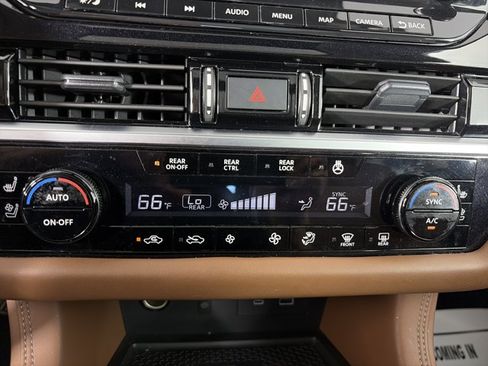 Certified 2024 Nissan Pathfinder Platinum AWD/4WD image 28