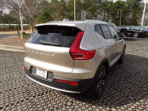 Certified 2023 Volvo XC40 B4 Plus w/ Protection Package Premier image 7