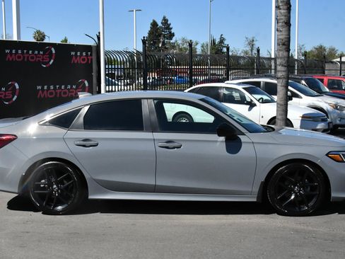 Used 2025 Honda Civic Sport image 9