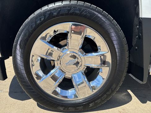 Used 2018 Chevrolet Silverado 1500 LTZ w/ Sport Package AWD/4WD image 11