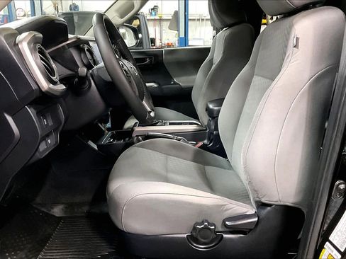 Certified 2022 Toyota Tacoma SR5 image 8