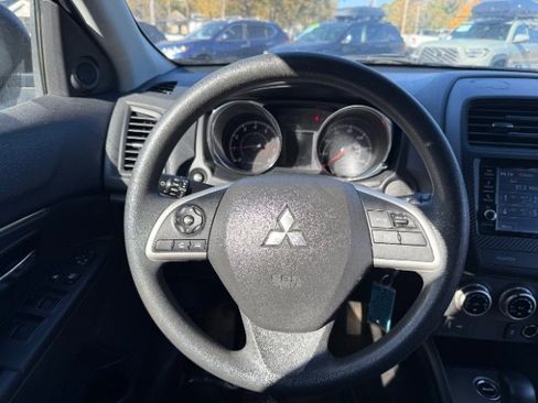 Used 2022 Mitsubishi Outlander Sport ES image 11