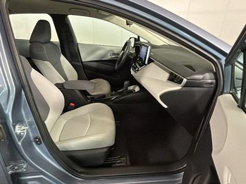 Used 2021 Toyota Corolla LE w/ Carpet Mat Package (TMS) FWD image 29