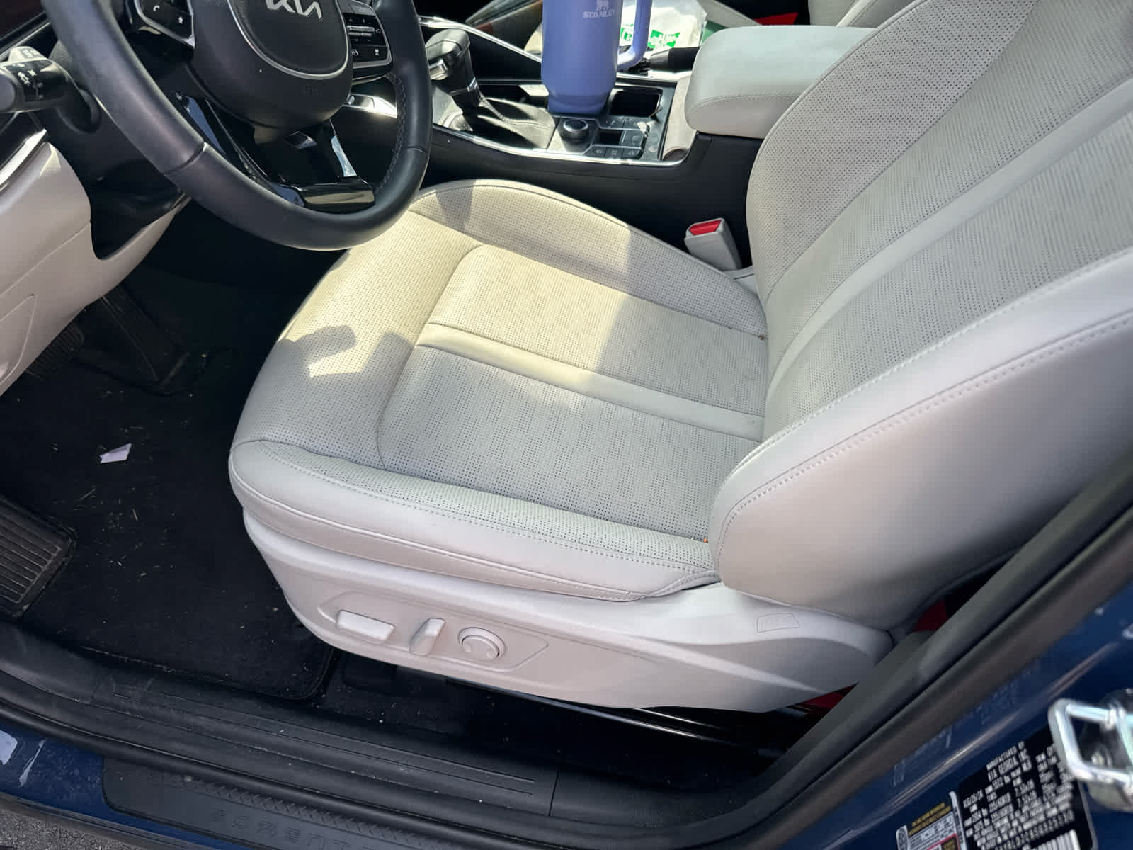 Used 2025 Kia Sorento S AWD/4WD image 7