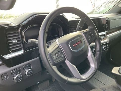 Used 2024 GMC Sierra 1500 Elevation image 4
