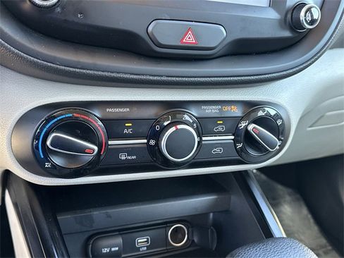 Used 2021 Kia Soul LX image 18