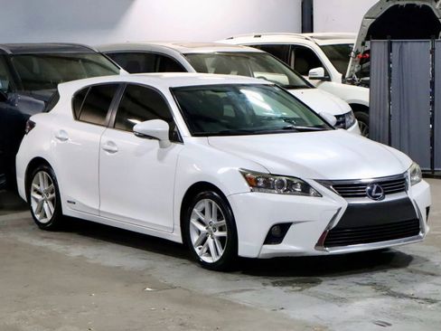 Used 2016 Lexus CT 200h w/ Accessory Package 2 image 3
