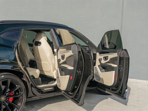 Used 2020 Lamborghini Urus image 51